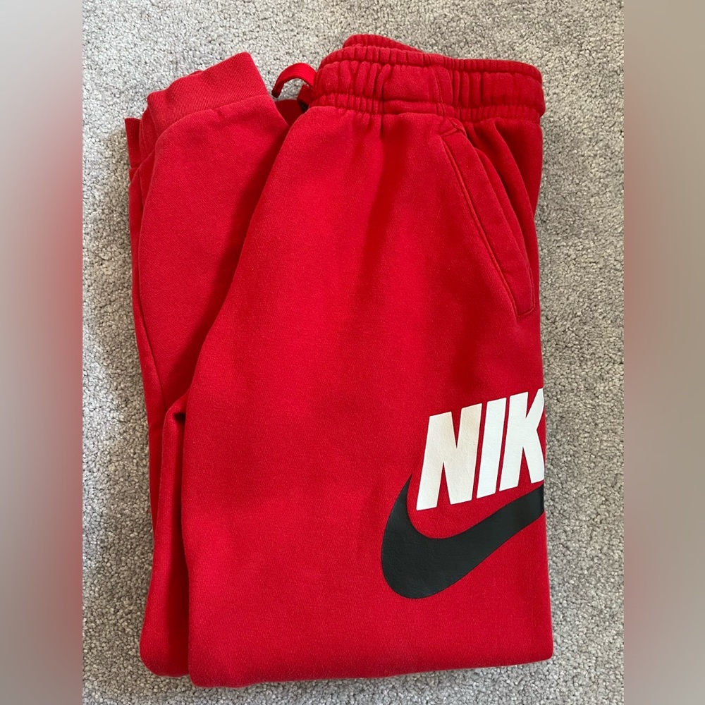 Boys Nike joggers: red: Large